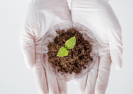 到底谁干的？美军官遭伏击身亡后，美军霸占的石油设施又遭袭击